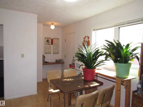 2025 108 Street, Edmonton, AB - Indoor Photo Showing Dining Room