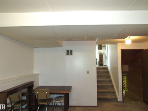 2025 108 Street, Edmonton, AB - Indoor Photo Showing Other Room