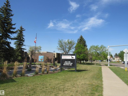 2025 108 Street, Edmonton, AB - Outdoor With View