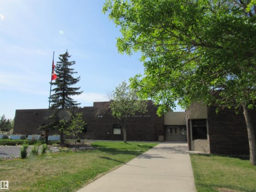 2025 108 Street, Edmonton, AB - Outdoor