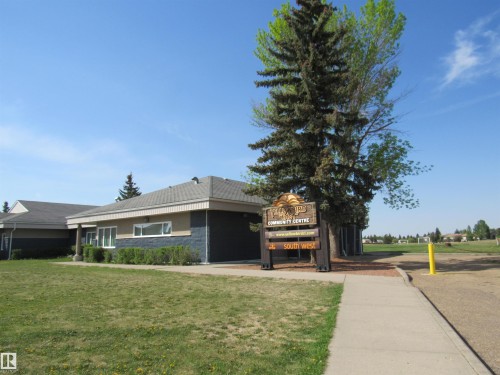 2025 108 Street, Edmonton, AB - Outdoor