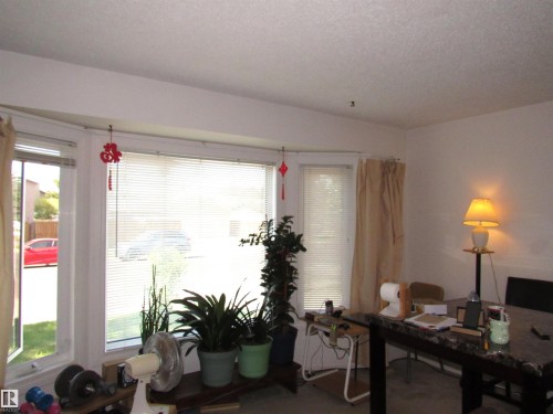 2025 108 Street, Edmonton, AB - Indoor