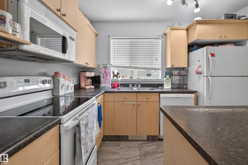 9110 Scott Crescent, Edmonton, AB 