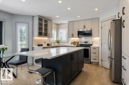 26 North Ridge Drive, St. Albert, AB - Indoor Photo Showing Kitchen With Upgraded Kitchen
