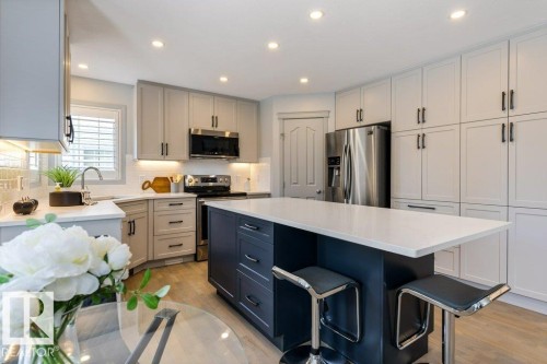26 North Ridge Drive, St. Albert, AB - Indoor Photo Showing Kitchen With Upgraded Kitchen