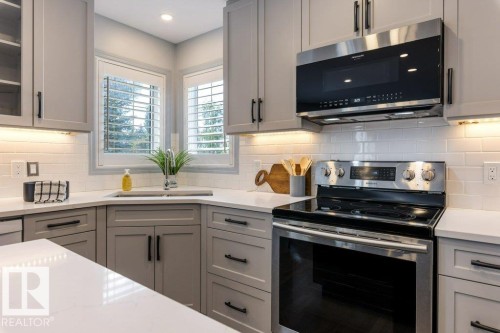 26 North Ridge Drive, St. Albert, AB - Indoor Photo Showing Kitchen With Double Sink With Upgraded Kitchen