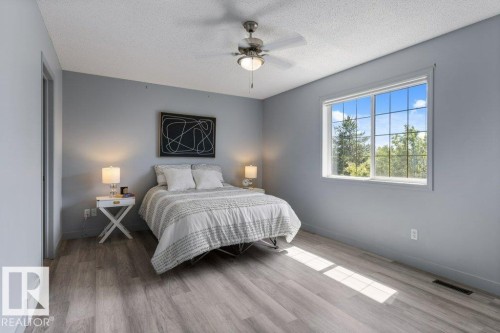 26 North Ridge Drive, St. Albert, AB - Indoor Photo Showing Bedroom