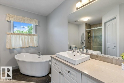 26 North Ridge Drive, St. Albert, AB - Indoor Photo Showing Bathroom