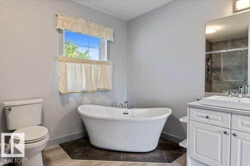 26 North Ridge Drive, St. Albert, AB - Indoor Photo Showing Bathroom