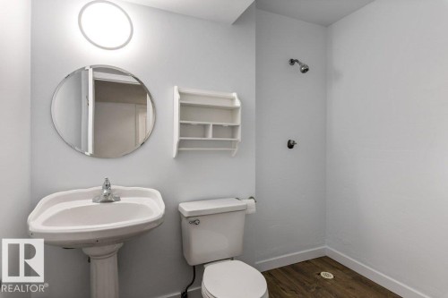 26 North Ridge Drive, St. Albert, AB - Indoor Photo Showing Bathroom