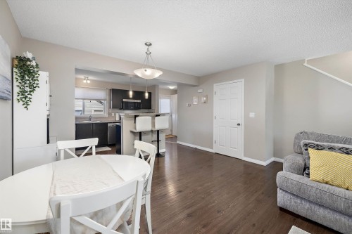 1922 74 Street, Edmonton, AB 