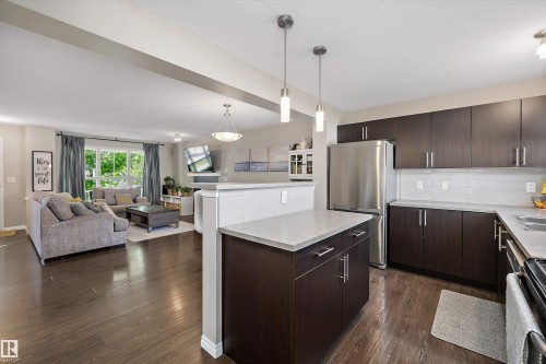 1922 74 Street, Edmonton, AB 