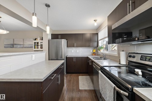 1922 74 Street, Edmonton, AB 