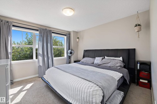 1922 74 Street, Edmonton, AB 