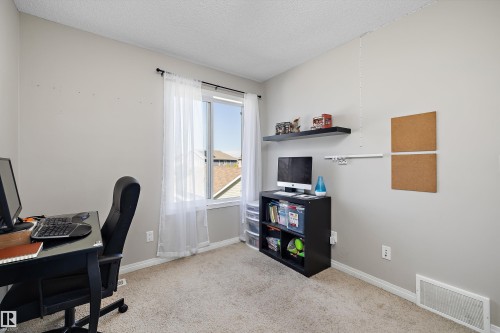 1922 74 Street, Edmonton, AB 