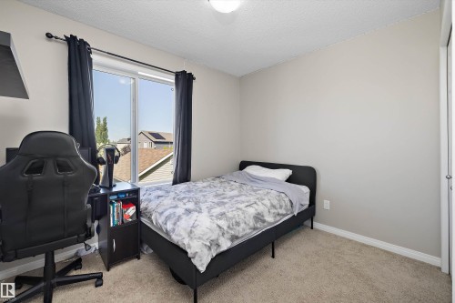 1922 74 Street, Edmonton, AB 