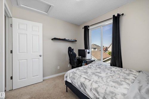 1922 74 Street, Edmonton, AB 