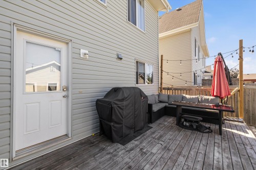 1922 74 Street, Edmonton, AB 