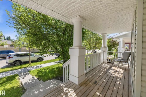 1922 74 Street, Edmonton, AB 
