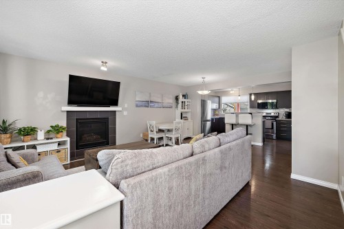 1922 74 Street, Edmonton, AB 