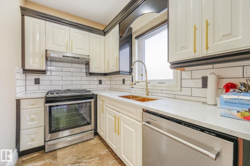 1511 68 Street Sw, Edmonton, AB - Indoor Photo Showing Kitchen With Double Sink