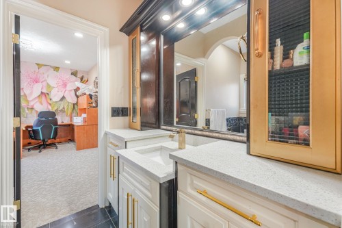 1511 68 Street Sw, Edmonton, AB - Indoor