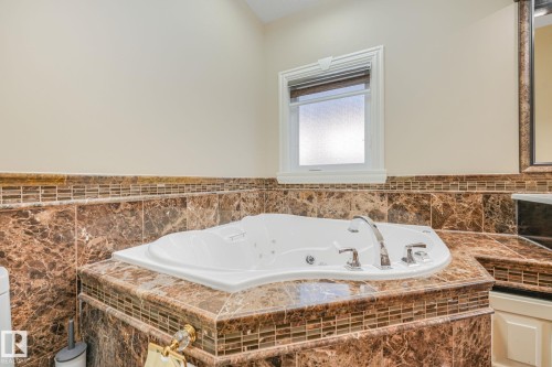 1511 68 Street Sw, Edmonton, AB - Indoor Photo Showing Bathroom