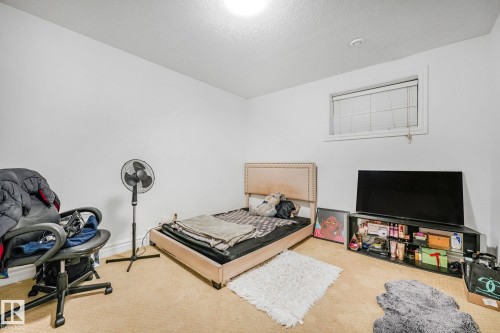 1511 68 Street Sw, Edmonton, AB - Indoor Photo Showing Bedroom