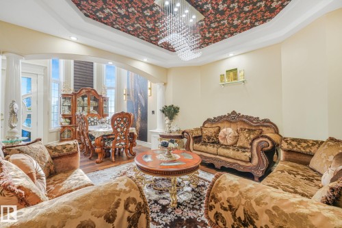 1511 68 Street Sw, Edmonton, AB - Indoor Photo Showing Living Room