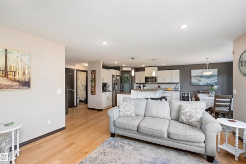 12 Henderson Bay, Spruce Grove, AB - Indoor Photo Showing Living Room