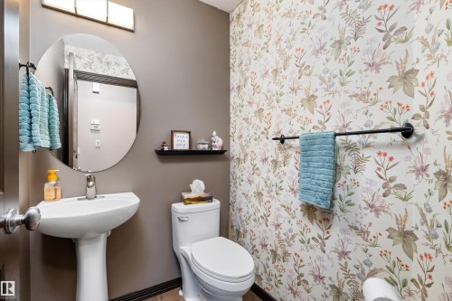 12 Henderson Bay, Spruce Grove, AB - Indoor Photo Showing Bathroom