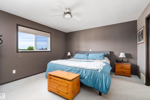 12 Henderson Bay, Spruce Grove, AB - Indoor Photo Showing Bedroom