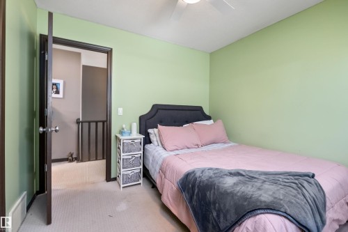12 Henderson Bay, Spruce Grove, AB - Indoor Photo Showing Bedroom