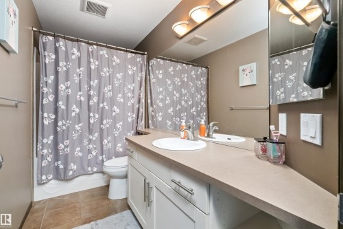 12 Henderson Bay, Spruce Grove, AB - Indoor Photo Showing Bathroom