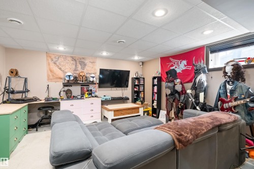 12 Henderson Bay, Spruce Grove, AB - Indoor