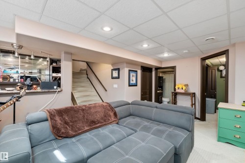 12 Henderson Bay, Spruce Grove, AB - Indoor