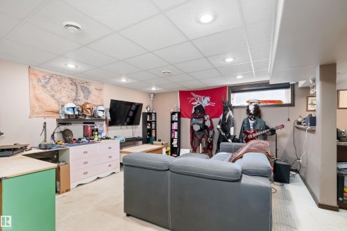 12 Henderson Bay, Spruce Grove, AB - Indoor