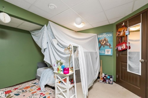 12 Henderson Bay, Spruce Grove, AB - Indoor