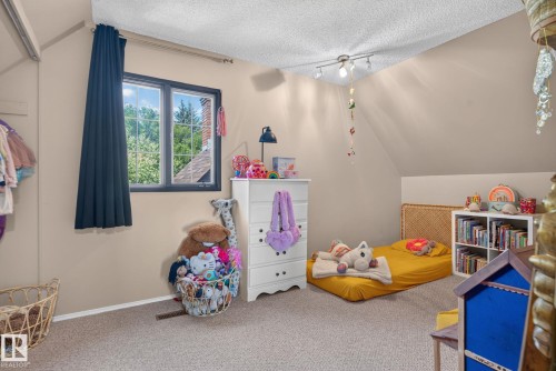 7819 22 Avenue, Edmonton, AB 