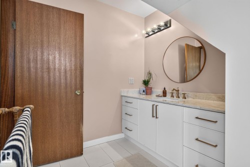 7819 22 Avenue, Edmonton, AB 