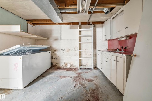 Image quality insufficient for description - 11619 123 Street, Edmonton, AB 