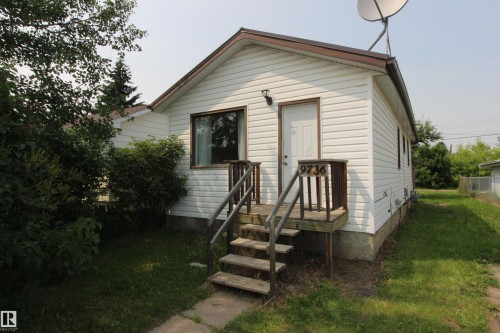 9736 107 Street, Westlock, AB 
