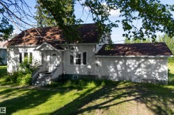 4904 49 Street  Vimy, AB T0G 2J0