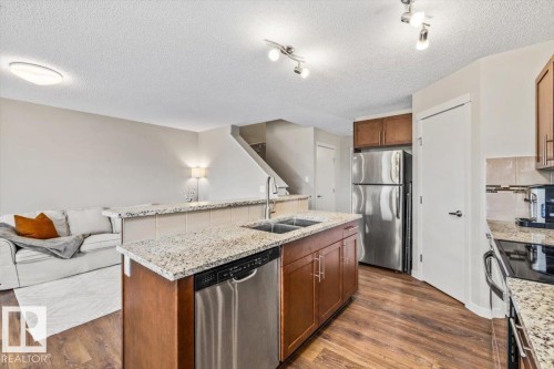 7281 Armour Crescent, Edmonton, AB 