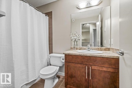 7281 Armour Crescent, Edmonton, AB 