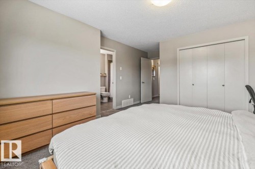 7281 Armour Crescent, Edmonton, AB 