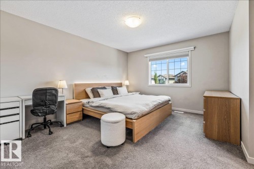 7281 Armour Crescent, Edmonton, AB 