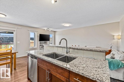 7281 Armour Crescent, Edmonton, AB 