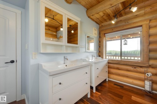 3-54227 Rge Road 275, Rural Sturgeon County, AB - Indoor Photo Showing Other Room
