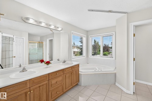 8820 158 Avenue, Edmonton, AB 